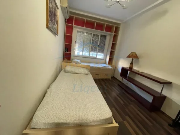 Qera, Apartament 2+1, Shkolla e Baletit, Tiranë. 900 €