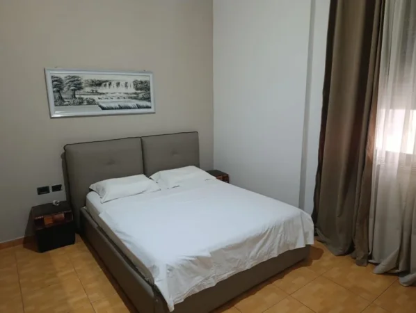 Apartament per 3 persona. Pa komision