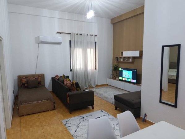 Apartament per 3 persona. Pa komision