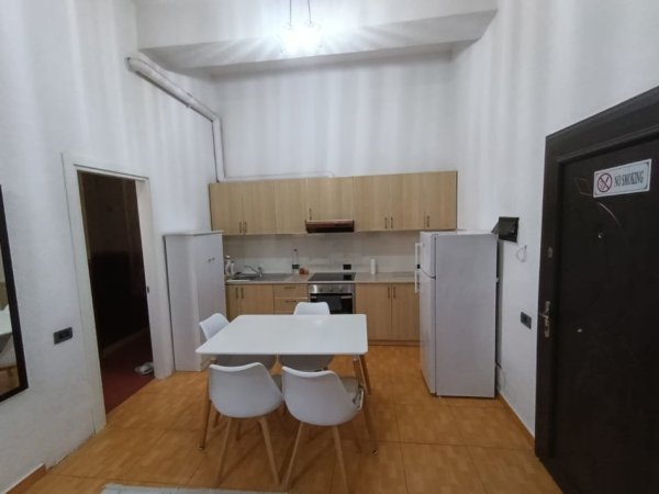 Apartament per 3 persona. Pa komision