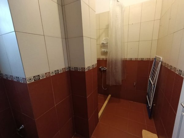 Apartament per 3 persona. Pa komision