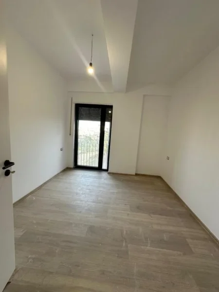 Tirane, shitet apartament 2+1+Ballkon Kati 3, 93 m² 180.000 € (Kodra e Diellit)