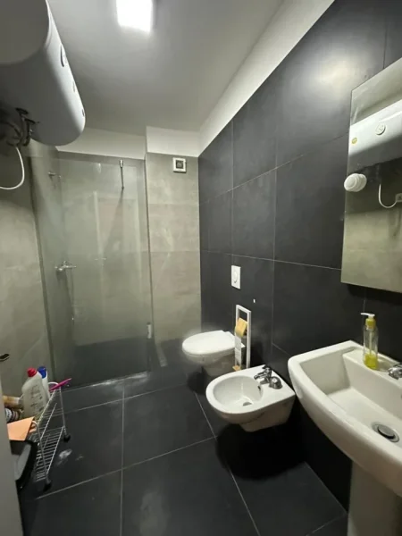 Tirane, shitet apartament 2+1+Ballkon Kati 2, 147 m² 250.000 € (Kodra e Diellit 1)