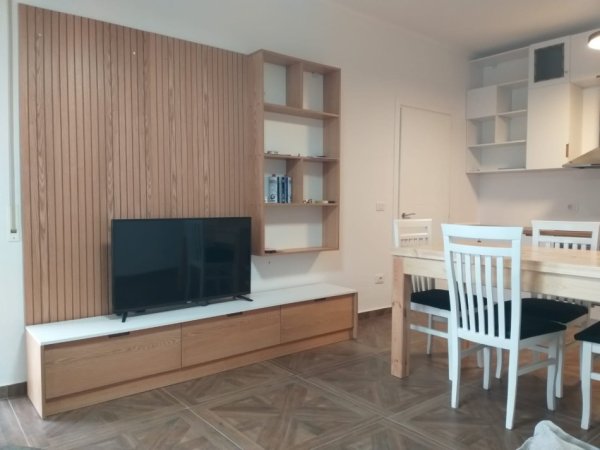 Tirane, jepet me qera apartament 1+1+Ballkon Kati 6, 60 m², 45 000 Leke(Ruga 5 Maji)