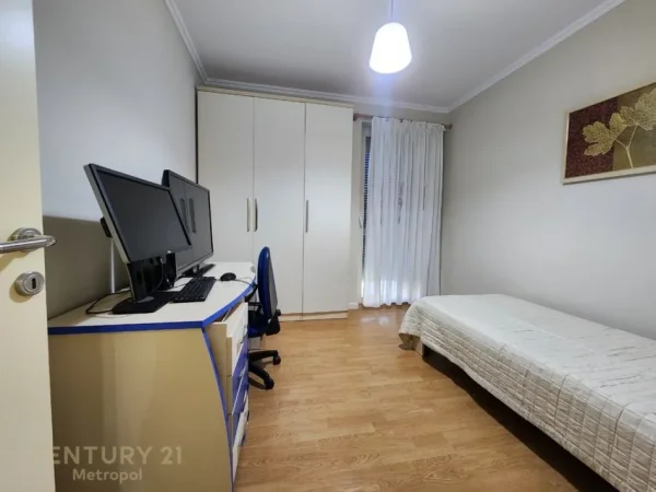 Tirane, shes apartament 2+1+Aneks+Ballkon Kati 7, 110 m² 380.000 € 