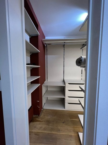 Tirane, jepet me qera 2 Katshe , 215 m² 1.750 € (KODRA E DIELLIT)