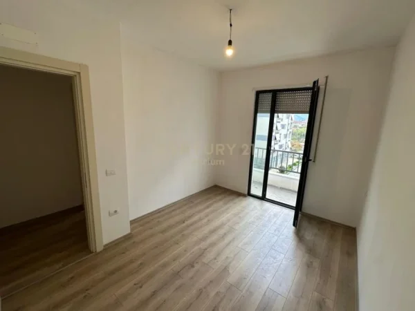 Tirane, shes apartament 2+1+Aneks+Ballkon Kati 4, 101 m² 190.000 € 