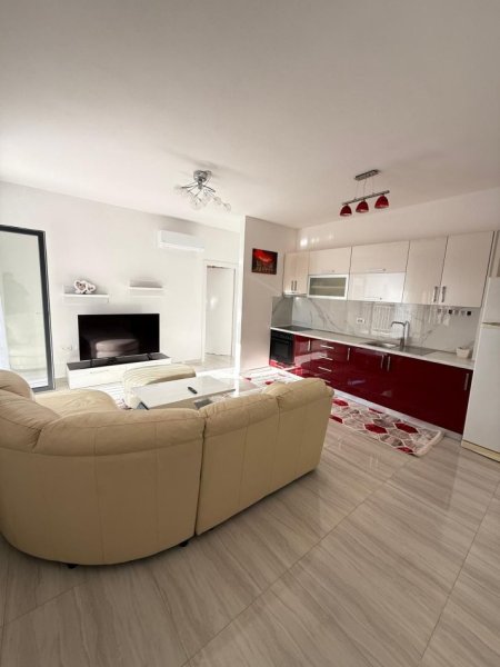 Tirane, jepet me qera apartament 1+1 Kati 4, 650 € 