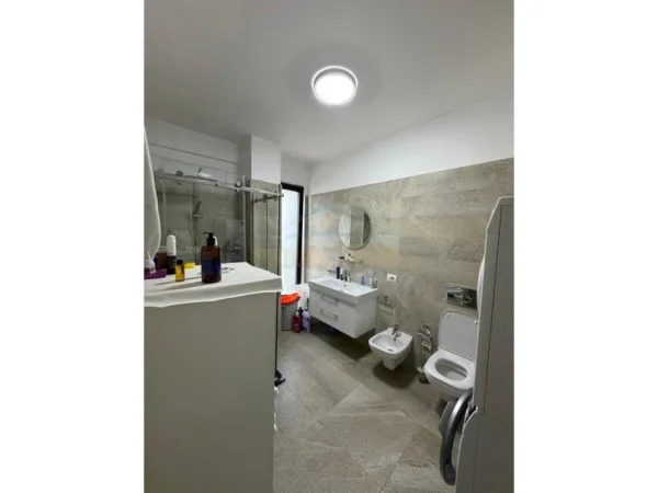 Tirane, shitet apartament 3+1 Kati 6, 180 m² 850.000 € 