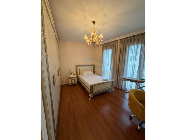 Tirane, shitet apartament 3+1 Kati 6, 180 m² 850.000 € 
