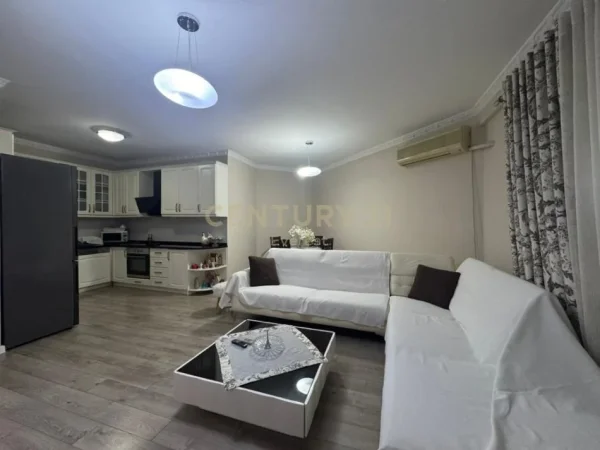 Tirane, shes apartament 2+1+Aneks+Ballkon Kati 5, 114 m² 251.000 € (Usluga)