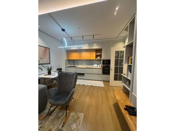 Tirane, jap me qera apartament 2+1 Kati 4, 75 m² 1.000 € (Zogu i Zi)