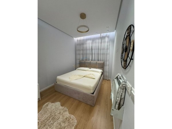 Tirane, jap me qera apartament 2+1 Kati 4, 75 m² 1.000 € (Zogu i Zi)