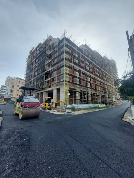 Tirane, shes garazh | post parkimi Kati -1, (Ali Demi)