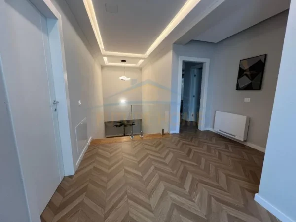 Durres, shitet Vile 2 Katshe , 728 m² 1.600.000 € (SAN PIETRO GJIRI LALZIT)