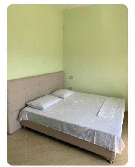 Vlore, jepet me qera apartament 1+1+Ballkon Kati 4, 120 m² 330 € (MURADIE)