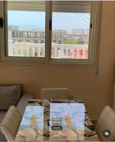 Vlore, jepet me qera apartament 1+1+Ballkon Kati 4, 120 m² 330 € (MURADIE)