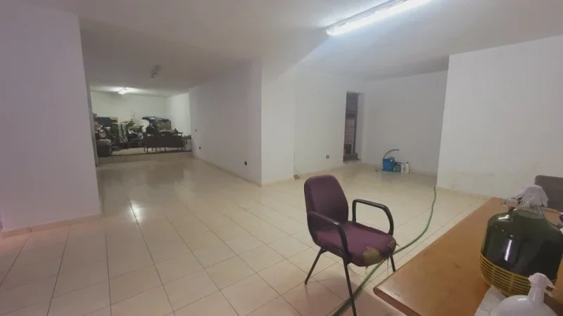 Durres, shitet ambjent biznesi Kati 1, 133 m² 155.000 € (Prane Extra Market, Rr. Hafiz Podgorica Durres)