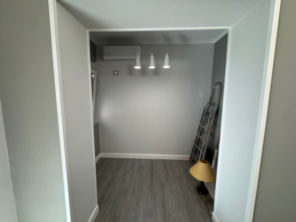Tirane, jepet me qera zyre Kati 0, 60 m² 500 € 