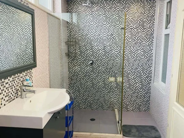 Tirane, shitet apartament 2+1+Aneks+Ballkon Kati 1, 160 m² 258.000 € (Vasil Shanto)