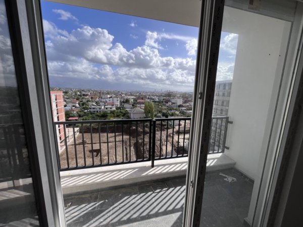 Tirane, jepet me qera apartament 1+1+Ballkon Kati 7, 65 m² 320 € (Univers City)