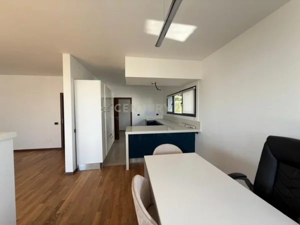 Tirane, shitet Vile 2 Katshe Kati 2, 439 m² 850.000 € (Kompleksi Barkea , Farke)
