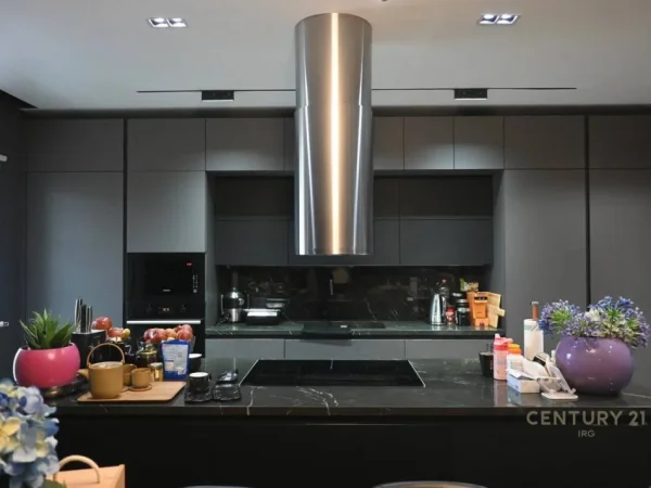 Tirane, shes apartament 2+1+Aneks+Ballkon Kati 3, 157 m² 450.000 € (Tefta Tashko-Koço)