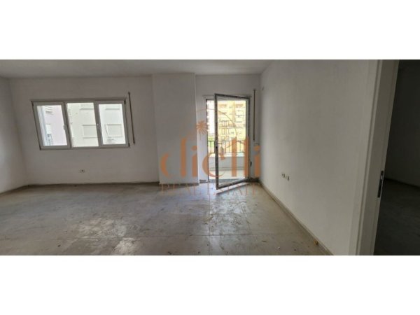 Tirane, jepet me qera zyre Kati 2, 600 €