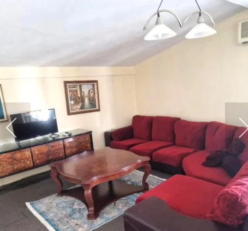 JEPET ME QERA HYRJE 2+1 NE RRUGEN BESA 10 MINUTA NGA SHESHI SKENDERBEJ, QENDRA E TIRANES, 450 €uro