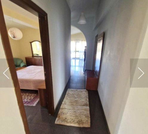 JEPET ME QERA HYRJE 2+1 NE RRUGEN BESA 10 MINUTA NGA SHESHI SKENDERBEJ, QENDRA E TIRANES, 450 €uro