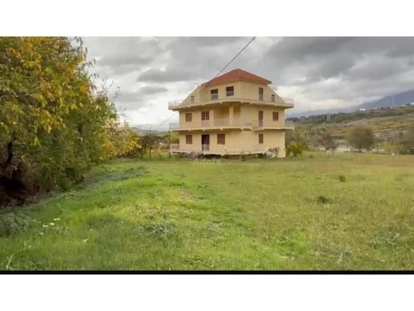 Tirane, shes Vile 3 Katshe Kati 3, 2.648 m² 450.000 € (Mullet)