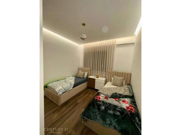 Tirane, shes apartament 2+1+Aneks+Ballkon Kati 3, 123 m² 250.000 € (OASIS RESIDENCE)