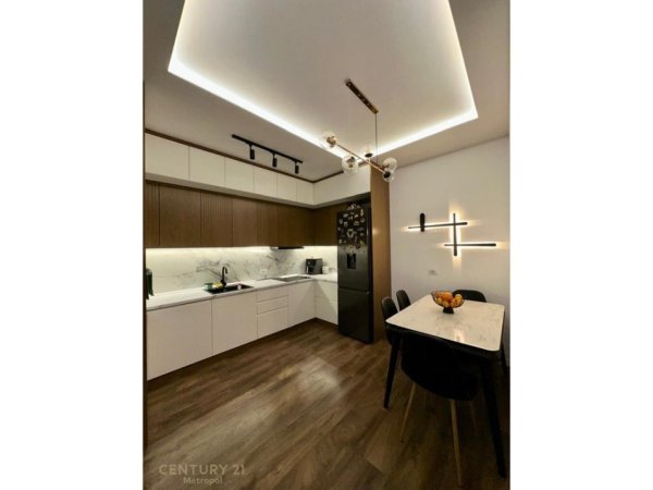 Tirane, shes apartament 2+1+Aneks+Ballkon Kati 3, 123 m² 250.000 € (OASIS RESIDENCE)