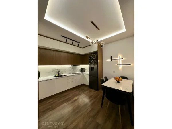 Tirane, shes apartament 2+1+Aneks+Ballkon Kati 3, 123 m² 250.000 € (OASIS RESIDENCE)