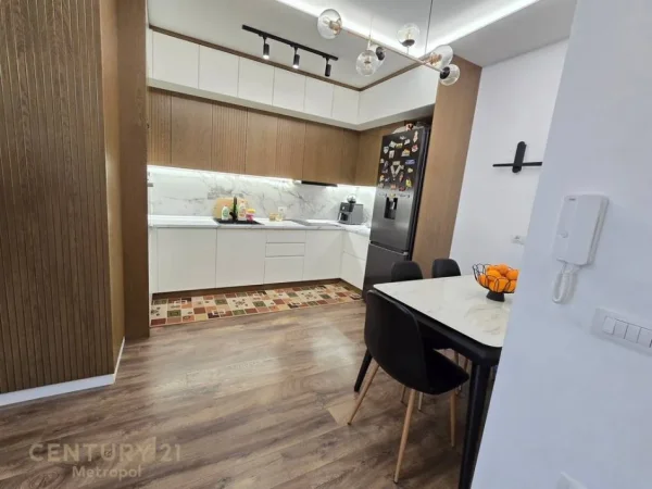 Tirane, shes apartament 2+1+Aneks+Ballkon Kati 3, 123 m² 250.000 € (OASIS RESIDENCE)