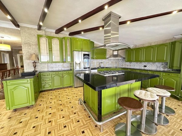 Tirane, shitet 3+1+Aneks+Ballkon Kati 7, 330 m² 800.000 € 