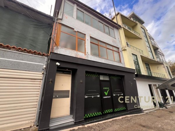 Tirane, shes Vile 3 Katshe Kati 3, 273 m² 450.000 € (Qsut)