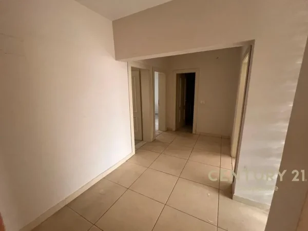 Tirane, shes Vile 3 Katshe Kati 3, 273 m² 450.000 € (Qsut)