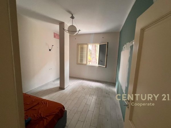 Tirane, shes Vile 3 Katshe Kati 3, 273 m² 450.000 € (Qsut)