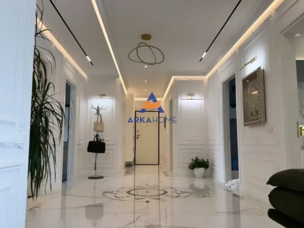 Tirane, shitet apartament+verande | Penthouse 4+1+Ballkon Kati 6, 257 m² 649.000 € 