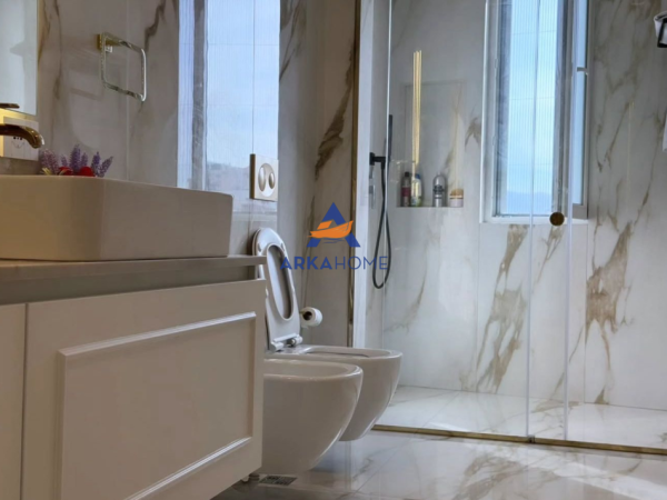 Tirane, shitet apartament+verande | Penthouse 4+1+Ballkon Kati 6, 257 m² 649.000 € 