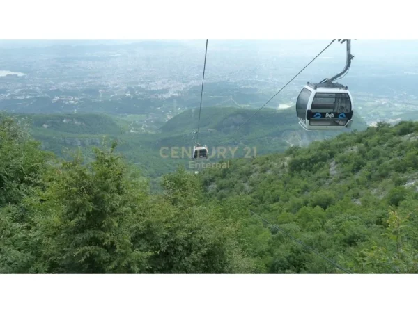 Tirane, shes toke , 12.700 m² 900.000 € (Dajt)