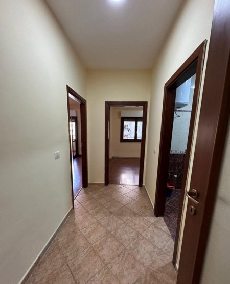 Tirane, jepet me qera apartament 2+1 Kati 4, 760 € 