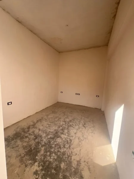 Tirane, jepet me qera Vile 4+1 , 200 m² 2.000 € (MBRAPA GARDEN BUILDING)