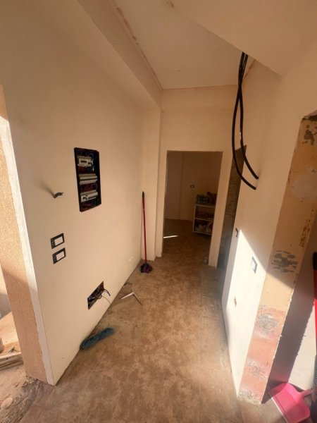 Tirane, jepet me qera Vile 4+1 , 200 m² 2.000 € (MBRAPA GARDEN BUILDING)