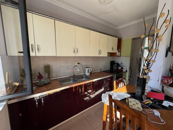 Tirane, jepet me qera apartament 1+1 Kati 3, 65 m² 450 € (Don Bosko)