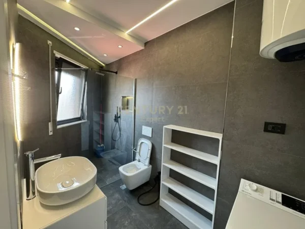 Tirane, shes apartament 1+1+Aneks+Ballkon Kati 5, 64 m² 180.000 € 