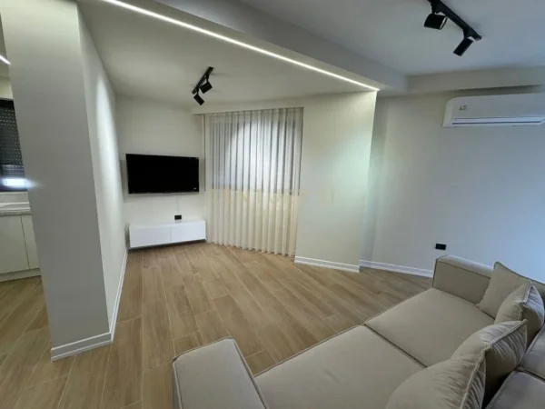 Tirane, shes apartament 1+1+Aneks+Ballkon Kati 5, 64 m² 180.000 € 