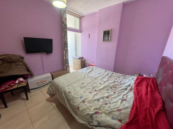 Tirane, jepet me qera apartament 1+1 Kati 12, 400 €