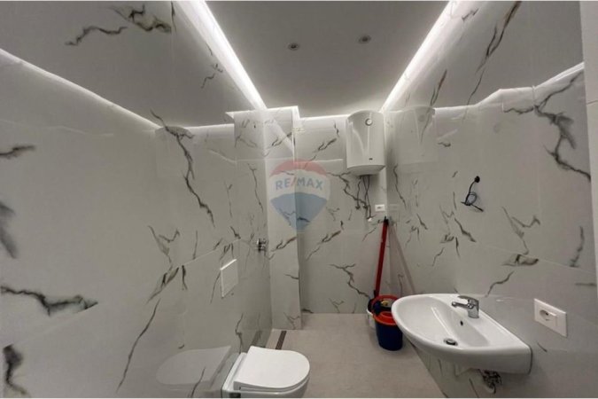 Tirane, jepet me qera apartament 1+1 Kati 6, 65 m² 650 € (Rruga Jordan Misja)